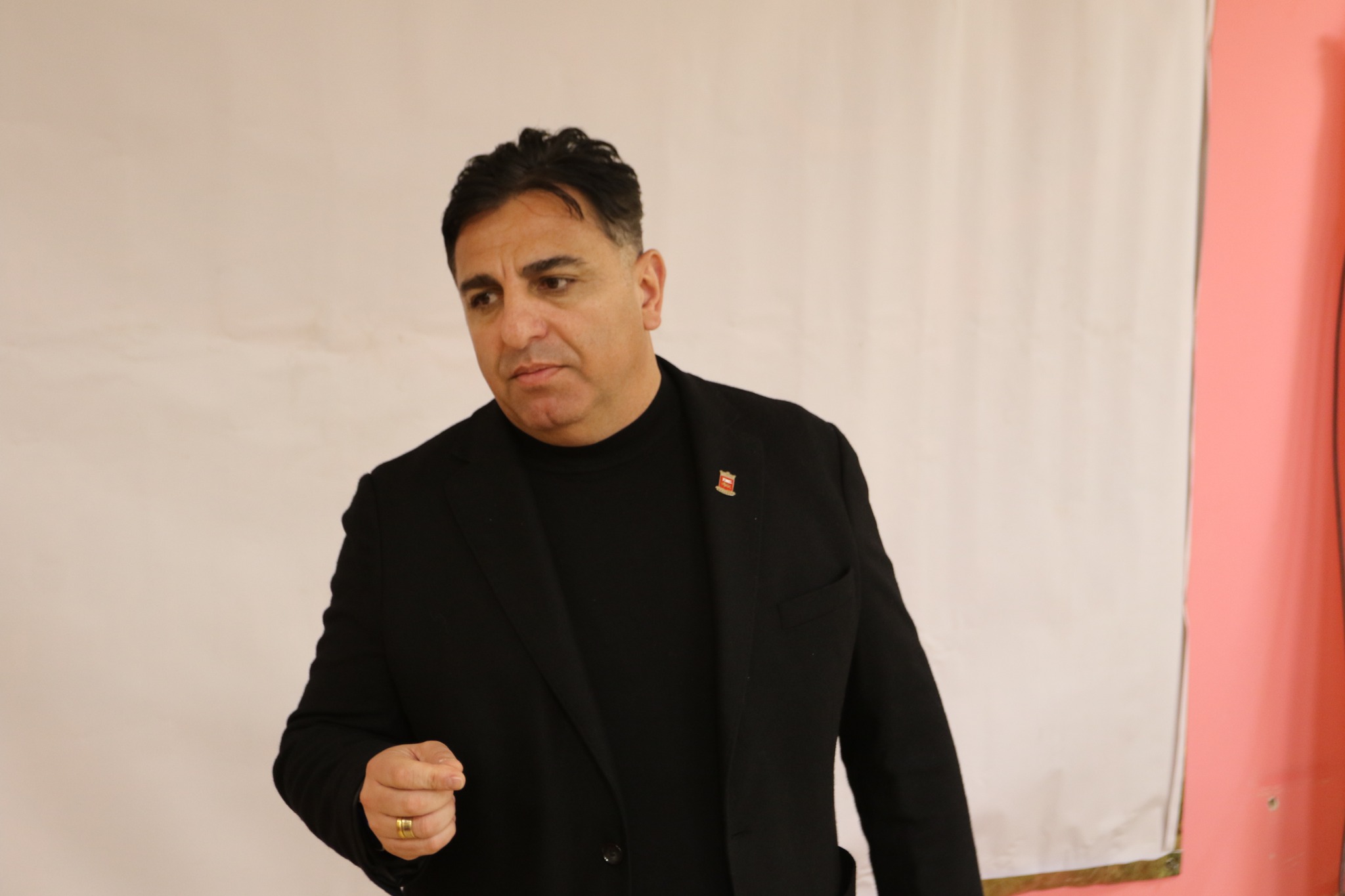 Dmanisi bələdiyyəsinin meri Koba Muradaşvili birinci müavini Kaxa Petriaşvili və Sakrebulo sədri Paata Kuliaşvili ilə birlikdə Dmanisi gənclər məkanında gənclər şurasının 2023-cü il hesabatının təqdimatında iştirak edib, burada həyata keçirilən tədbirlər