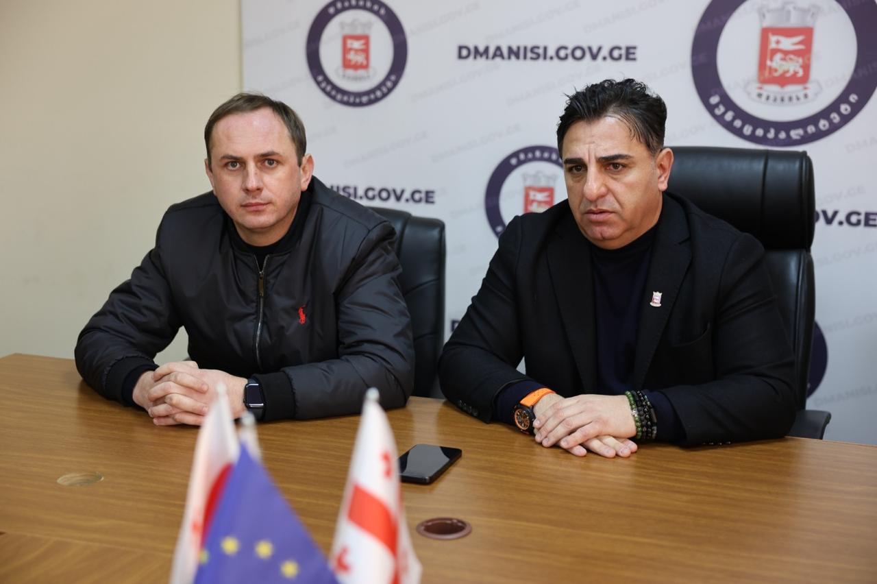 დმანისის მუნიციპალიტეტის მერი კობა მურადაშვილი მოქალაქეებს შეხვდა.