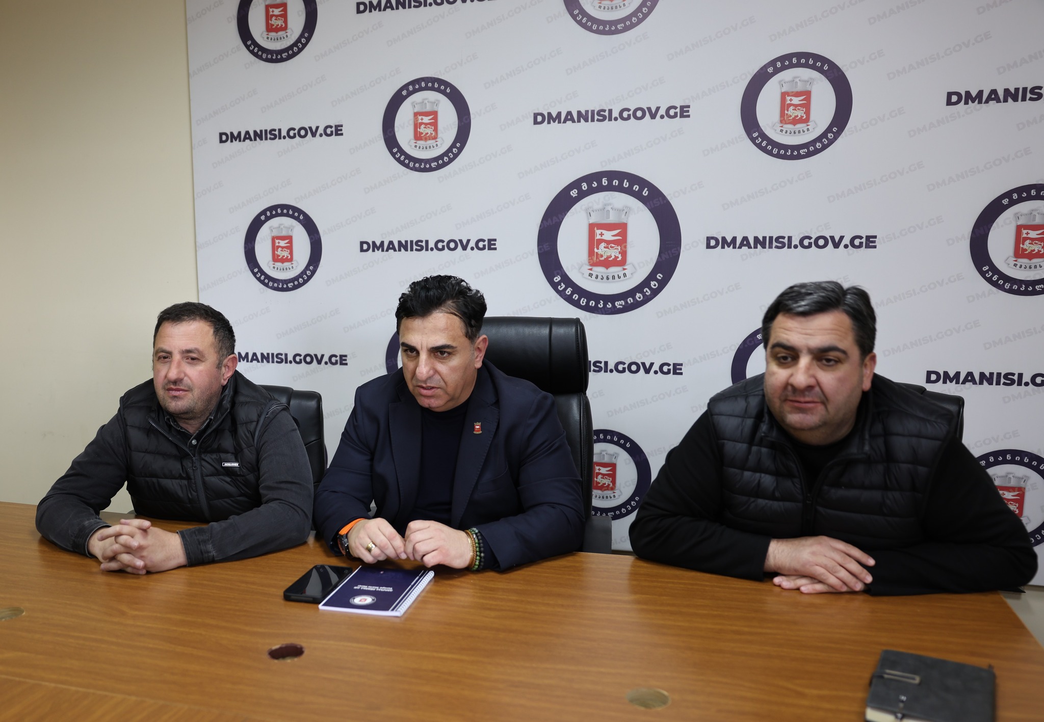 დმანისის მუნიციპალიტეტის მერი კობა მურადაშვილი, მოადგილეებთან ერთად, ადმინისტრაციული ერთეულების წარმომადგენლებს შეხვდა