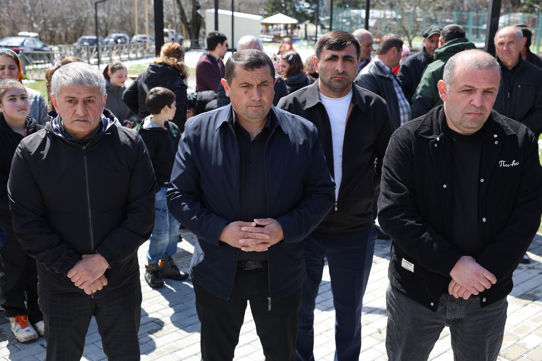 დმანისის მუნიციპალიტეტის მერმა, კობა მურადაშვილმა, მოადგილეებთან, საკრებულოს წევრებთან და მოაქალაქეებთან ერთად, სოფელ გომარეთში, 9 აპრილს დაღუპულთა მემორიალი გვირგვინით შეამკო და მათ ხსოვნას პატივი მიაგო.