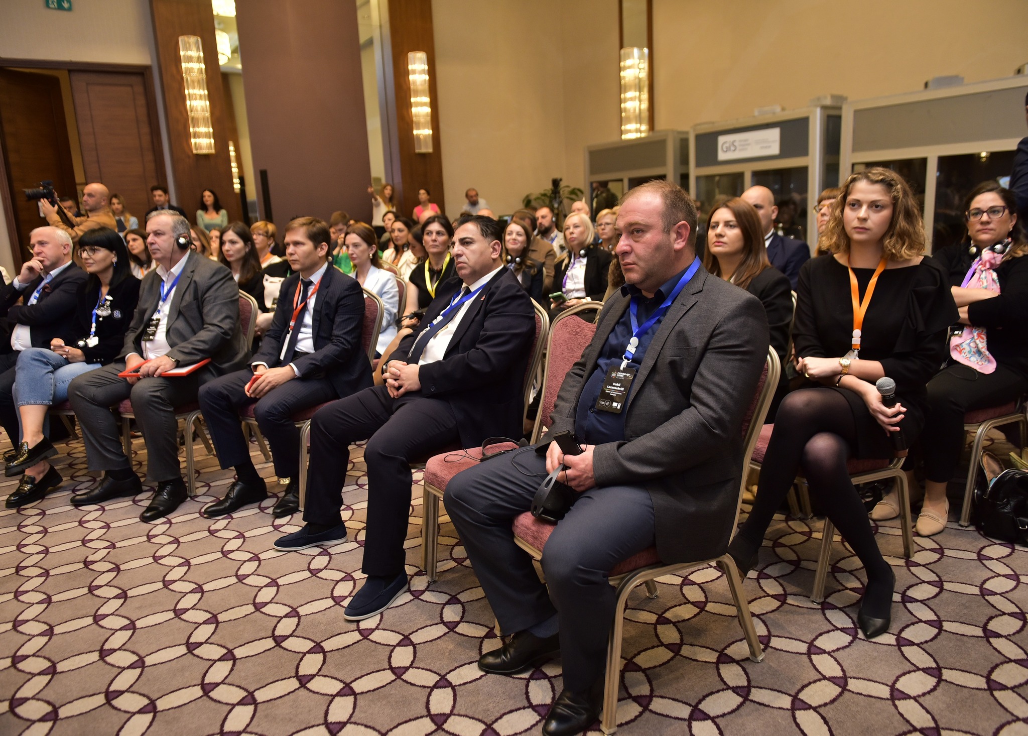 “Merlər iqtisadi artım naminə” təşəbbüsü çərçivəsində Batumidə Dmanisi Bələdiyyəsinin meri Koba Muradaşvilinin iştirak etdiyi regional şəhər forumu keçirilir.