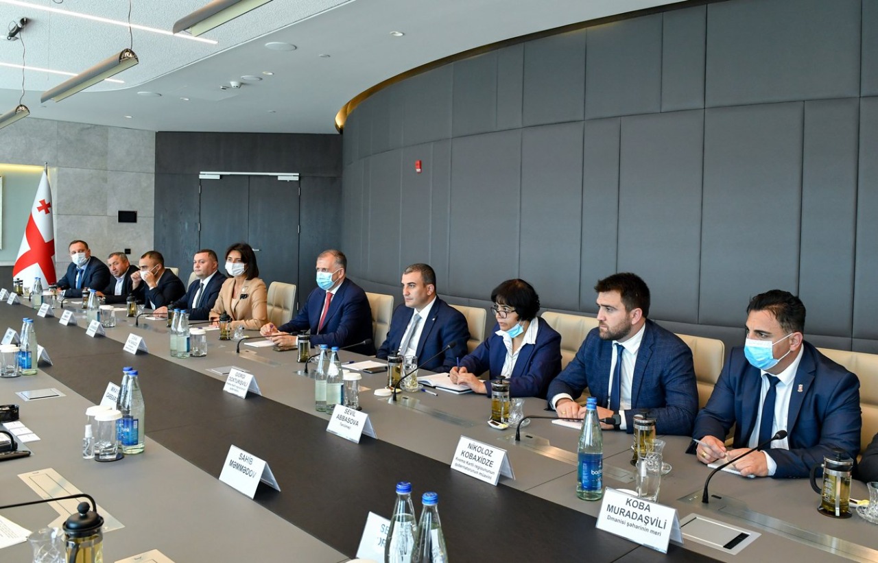 აზერბაიჯანის რესპუბლიკის ქალაქებსა და ქვემო ქართლის რეგიონის ქალაქებს შორის დაძმობილების მემორანდუმი გაფორმდა.