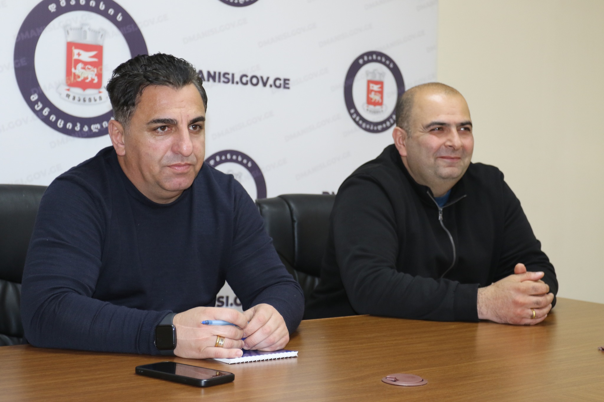 Dmanisi Bələdiyyəsinin meri Koba Muradaşvili və Şəhər Şurasının sədri Paata Kuliaşvili məktəblilərlə görüş keçiriblər.