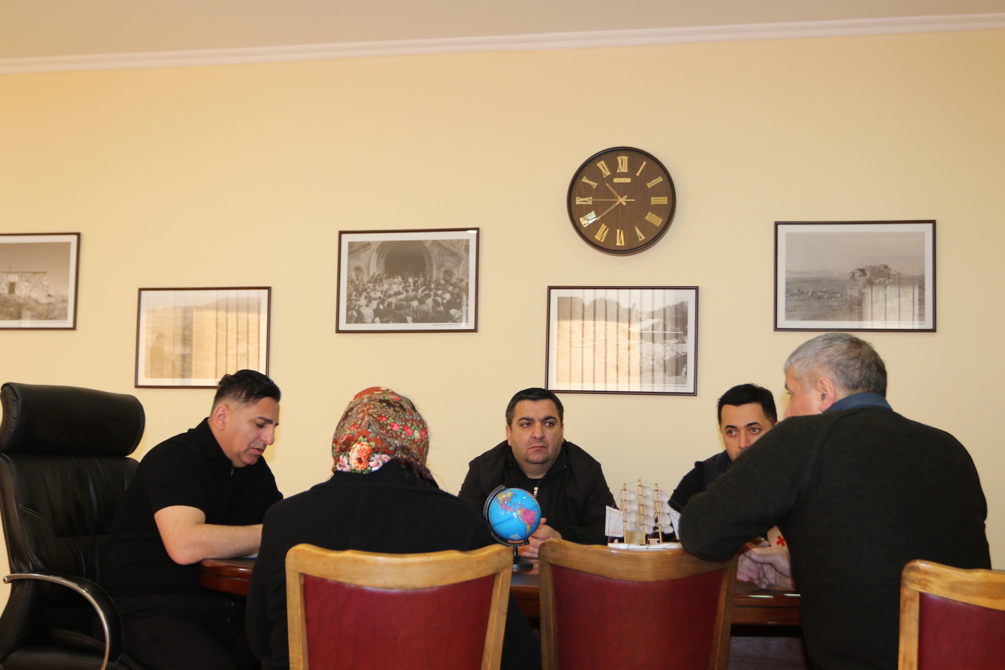 Dmanisi Bələdiyyəsinin meri Koba Muradaşvili Sakrebulo sədri Paata Kuliaşvili və müavinləri ilə birlikdə ənənəvi olaraq bu gün vətəndaşlar üçün qəbul keçirib.