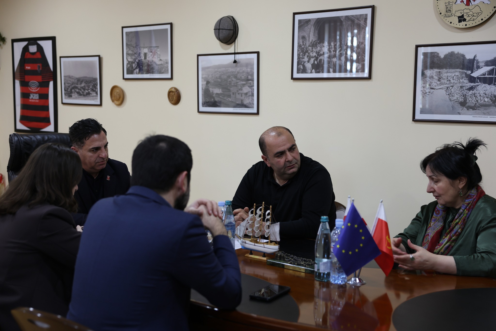 ზურაბ ჟვანიას სახელობის სახელმწიფო ადმინისტრირების სკოლის დირექტორმა, მარიამ კობიაშვილმა და დმანისის მუნიციპალიტეტის მერმა კობა მურადაშვილმა სამუშაო შეხვედრა გამართეს