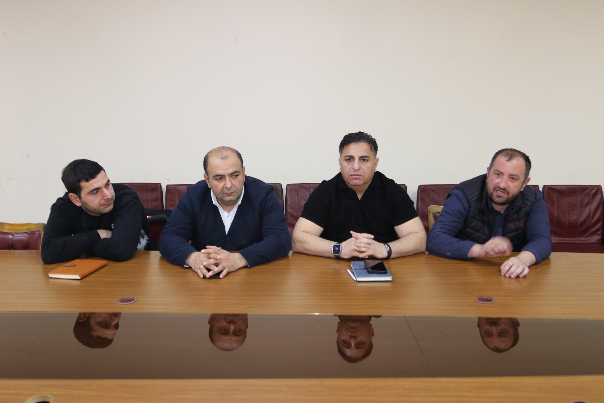Dmanisi Bələdiyyəsinin meri Koba Muradaşvili Sakrebulo sədri Paata Kuliaşvili və müavinləri ilə birlikdə ənənəvi olaraq bu gün vətəndaşlar üçün qəbul keçirib.