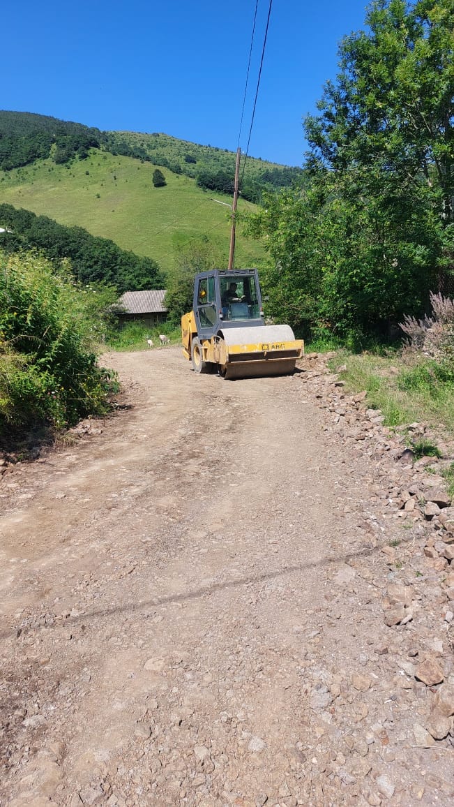 Kəndə dəstək proqramı çərçivəsində Dmanisi bələdiyyəsində müxtəlif infrastruktur işləri aktiv şəkildə davam etdirilir.