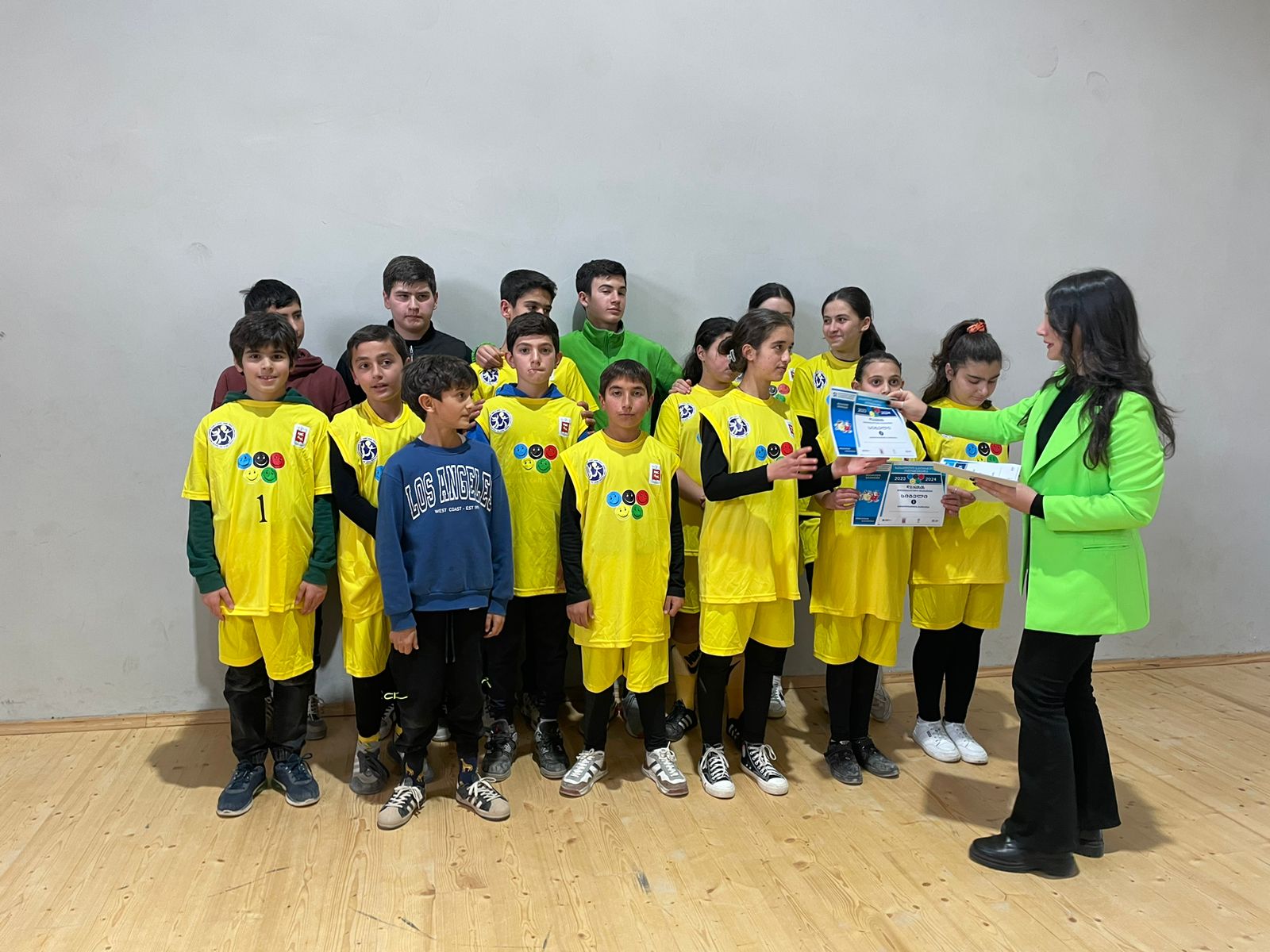 Qəmərli, Boslebi və Dmanisi şəhərinin N1, N2, N3 dövlət məktəblərinin komandaları arasında “Əyləncəli startlar” keçirilib.