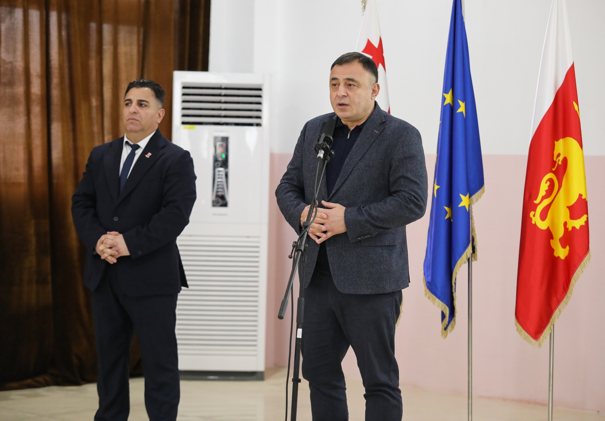 Dmanisi bələdiyyəsinin meri Koba Muradaşvili 2023-cü il ərzində görülmüş işlərə dair hesabatı təqdim edib ki, bu da əhalinin çoxşaxəli fəaliyyətləri və mühüm layihələrin icrası barədə məlumatlandırılmasına yönəlib.