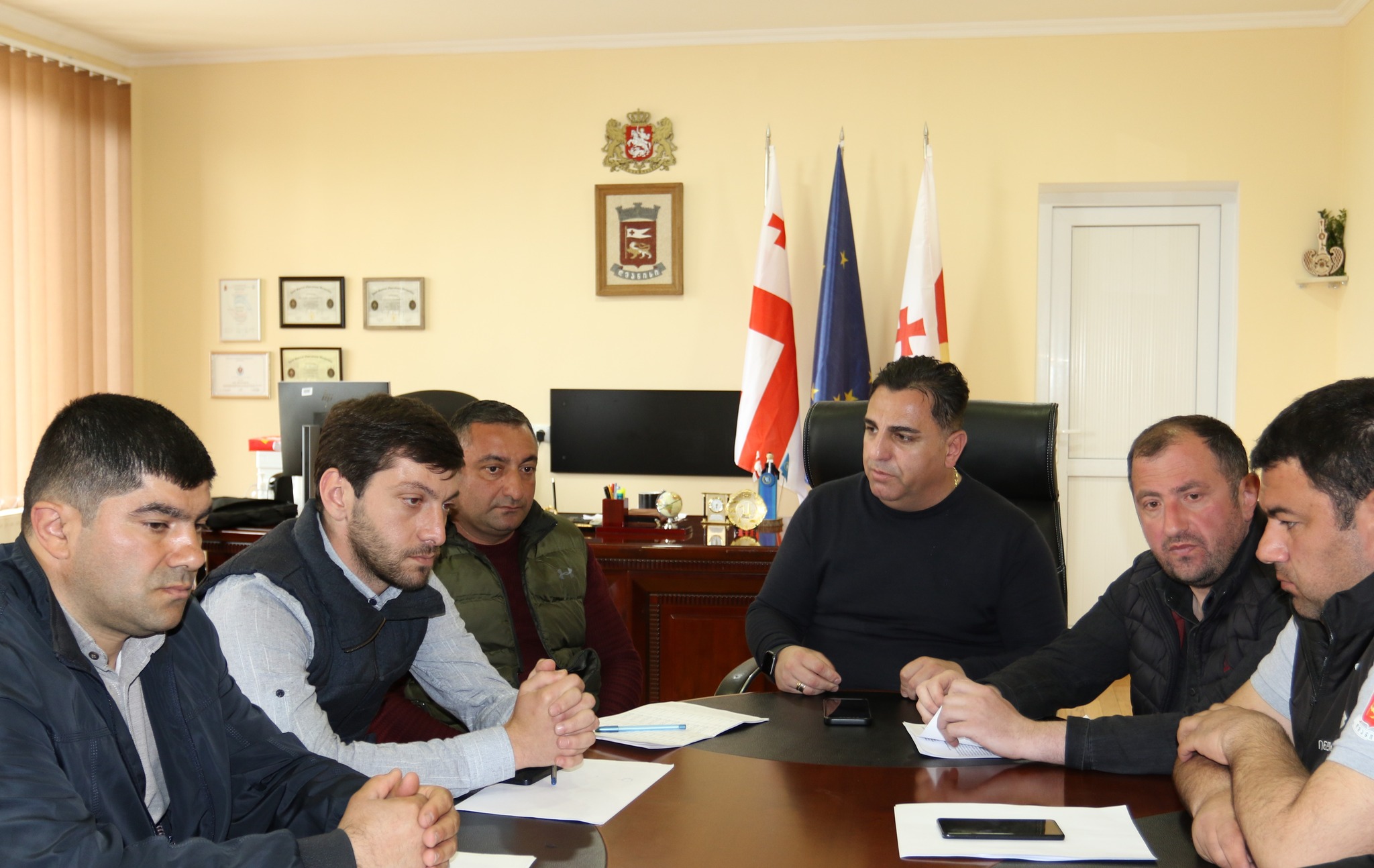 Dmanisi Bələdiyyəsinin meri Koba Muradaşvili “Ormotskaro Maşavera” layihəsini həyata keçirən tikinti şirkətinin nümayəndələri ilə işgüzar görüş keçirib.