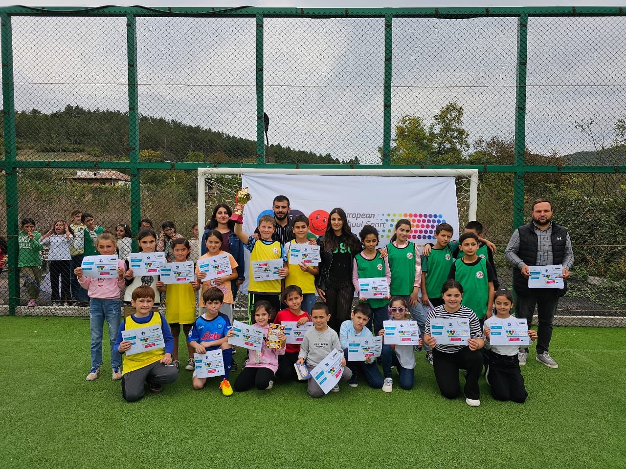 Dmanisi Bələdiyyəsinin Təhsil, Mədəniyyət, İdman və Gənclərlə İş şöbəsinin təşkilatçılığı ilə “2023-2024 Məktəb İdmanları Olimpiadası”nın açılışı ilə əlaqədar Didi Dmanisi ve Boslebi 2ci-4cü sinif şagirdlərinin iştirak etdiyi əyləncəli start yarışı keçiri