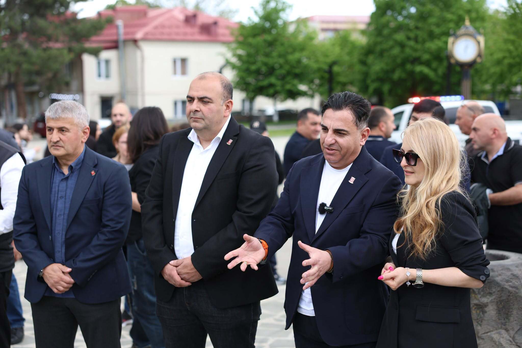 დმანისის მუნიციპალიტეტის მერიის ორგანიზებით, 26 მაისს საქართველოს დამოუკიდებლობის დღე მრავალფეროვანი ღონისძიებებით აღინიშნა. მუნიციპალიტეტის ხელმძღვანელმა პირებმა, სასულიერო პირებთან ერთად, დამსწრე საზოგადოებას დამოუკიდებლობის დღე მიულოცეს.