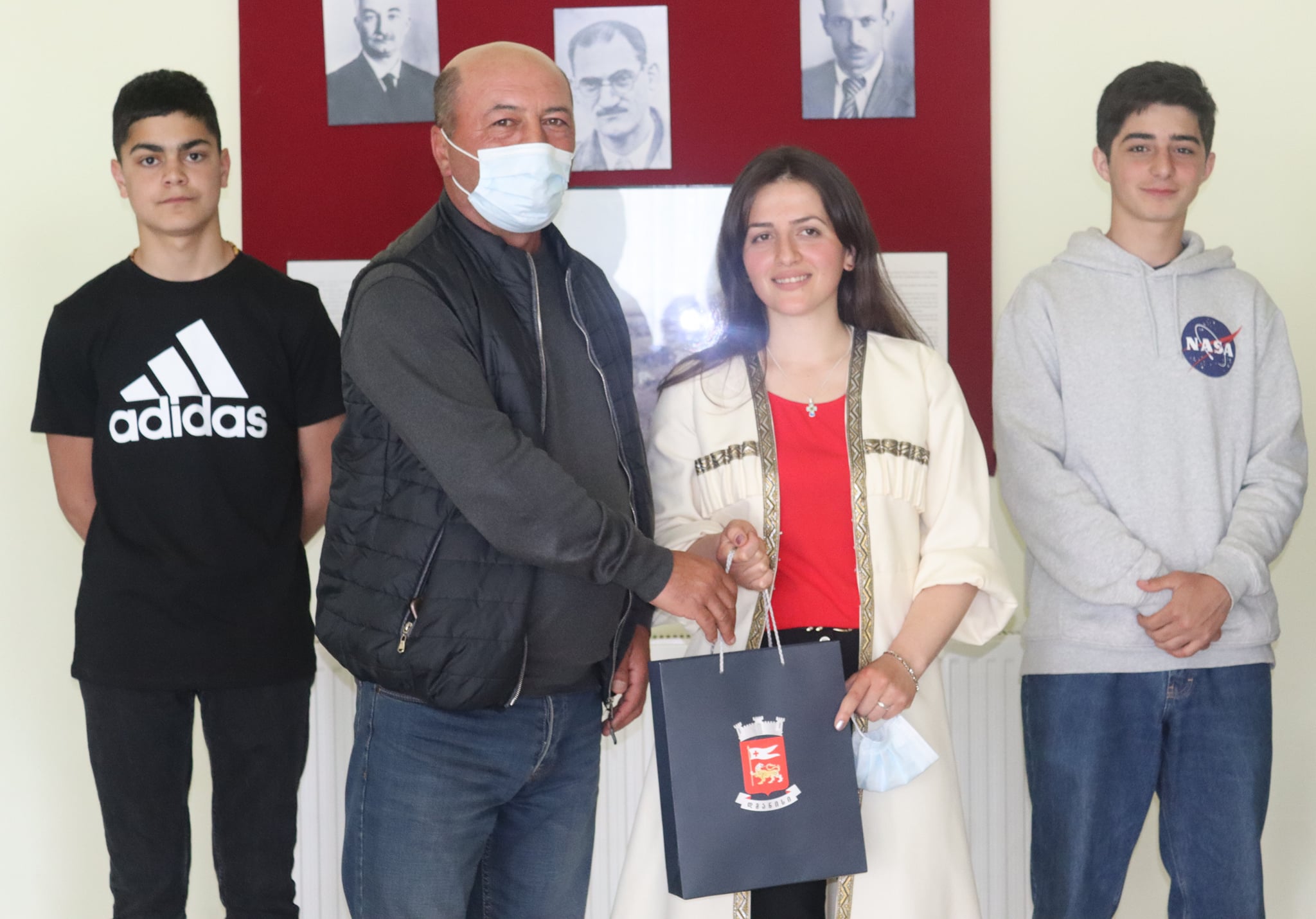 ა(ა)იპ დმანისის კულტურისა და ხელოვნების ცენტრის ორგანიზებითა და დმანისის მუნიციპალიტეტის მერიის მხარდაჭერით დღეს, კულტურისა და ხელოვნების ცენტრში მუზეუმის საერთაშორისო დღე აღინიშნა.
