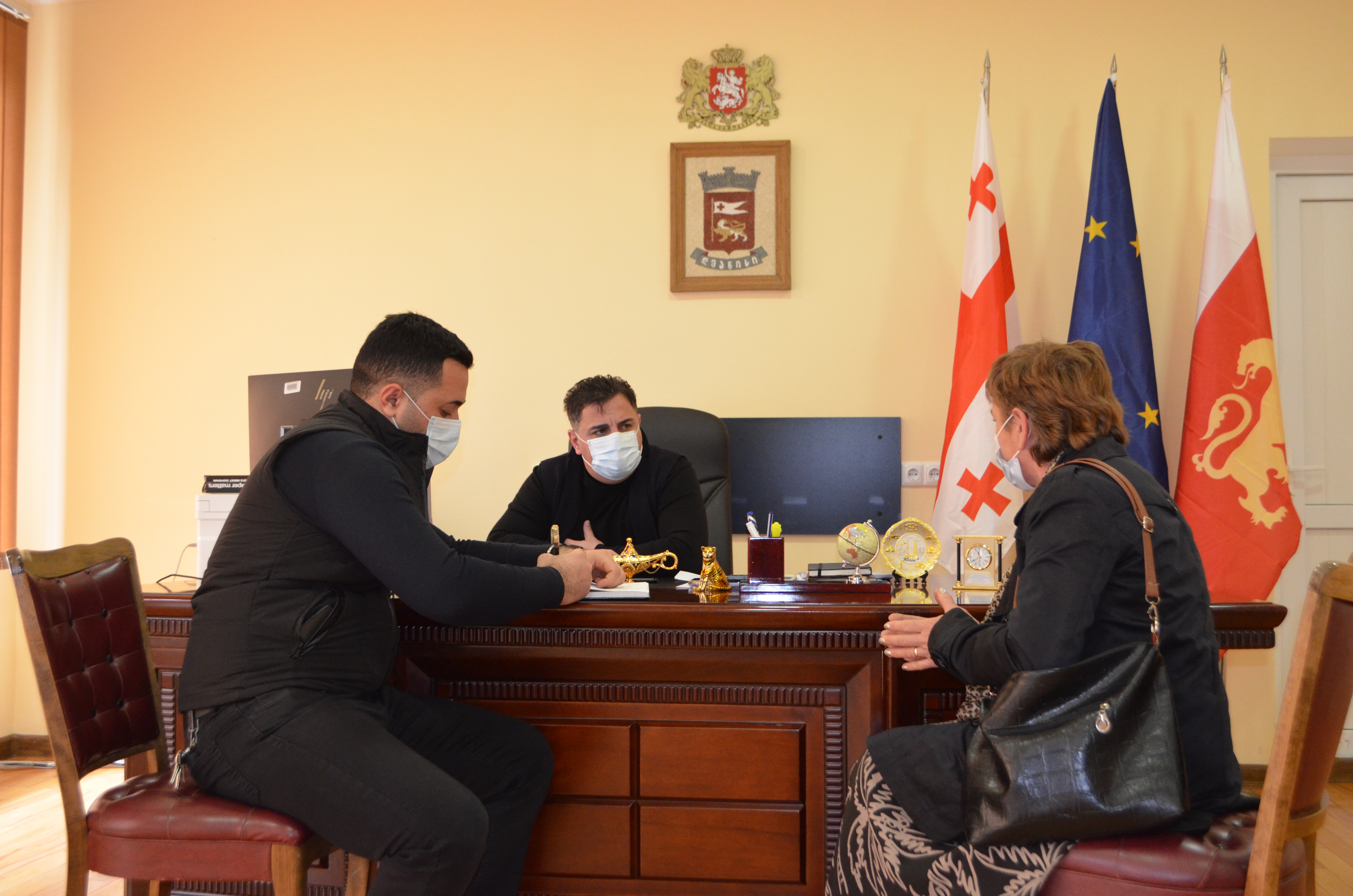 Dmanisi Bələdiyyəsinin meri Koba Muradaşvili vətəndaşlarla görüşlərini davam etdirir