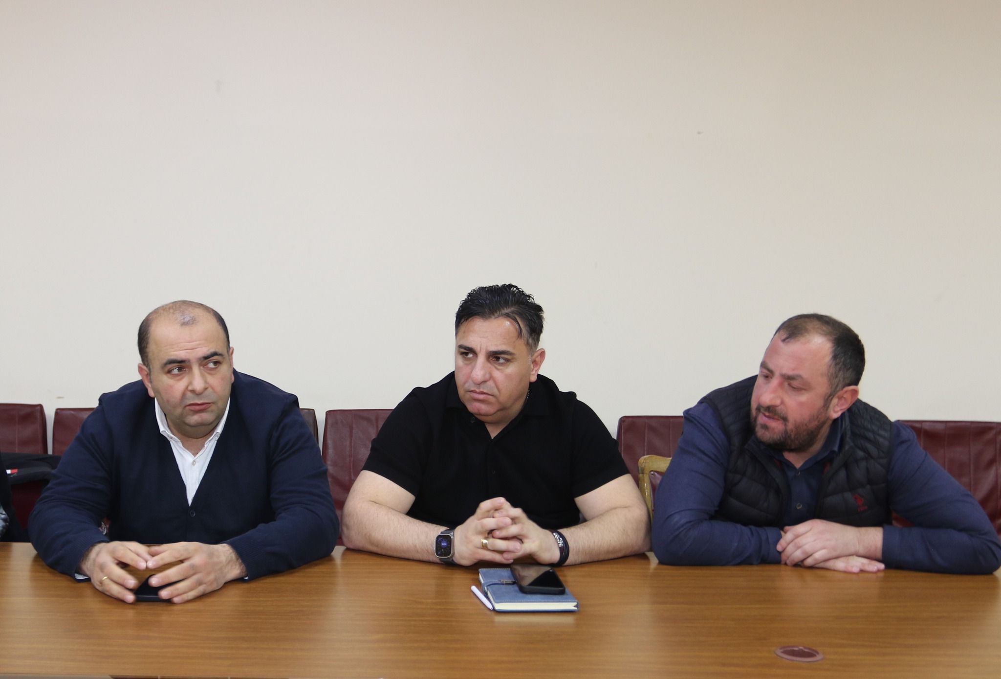 Dmanisi Bələdiyyəsinin meri Koba Muradaşvili Sakrebulo sədri Paata Kuliaşvili və müavinləri ilə birlikdə ənənəvi olaraq bu gün vətəndaşlar üçün qəbul keçirib.