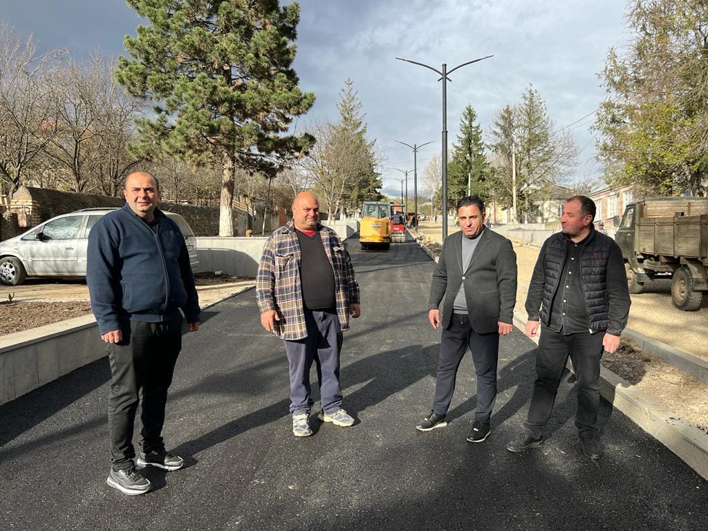 დმანისის მუნიციპალიტეტის მერმა, კობა მურადაშვილმა კოსტავას ქუჩის სარეაბილიტაციო სამუშაოები ადგილზე შეაფასა