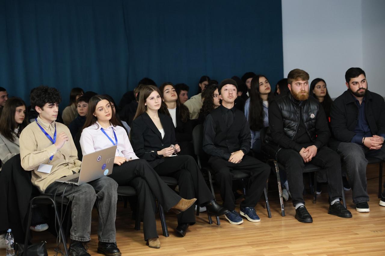 დმანისის მუნიციპალიტეტის მერის ახალგაზრდულმა სათათბირომ 2025 წლის საქმიანობის ანგარიში წარადგინა