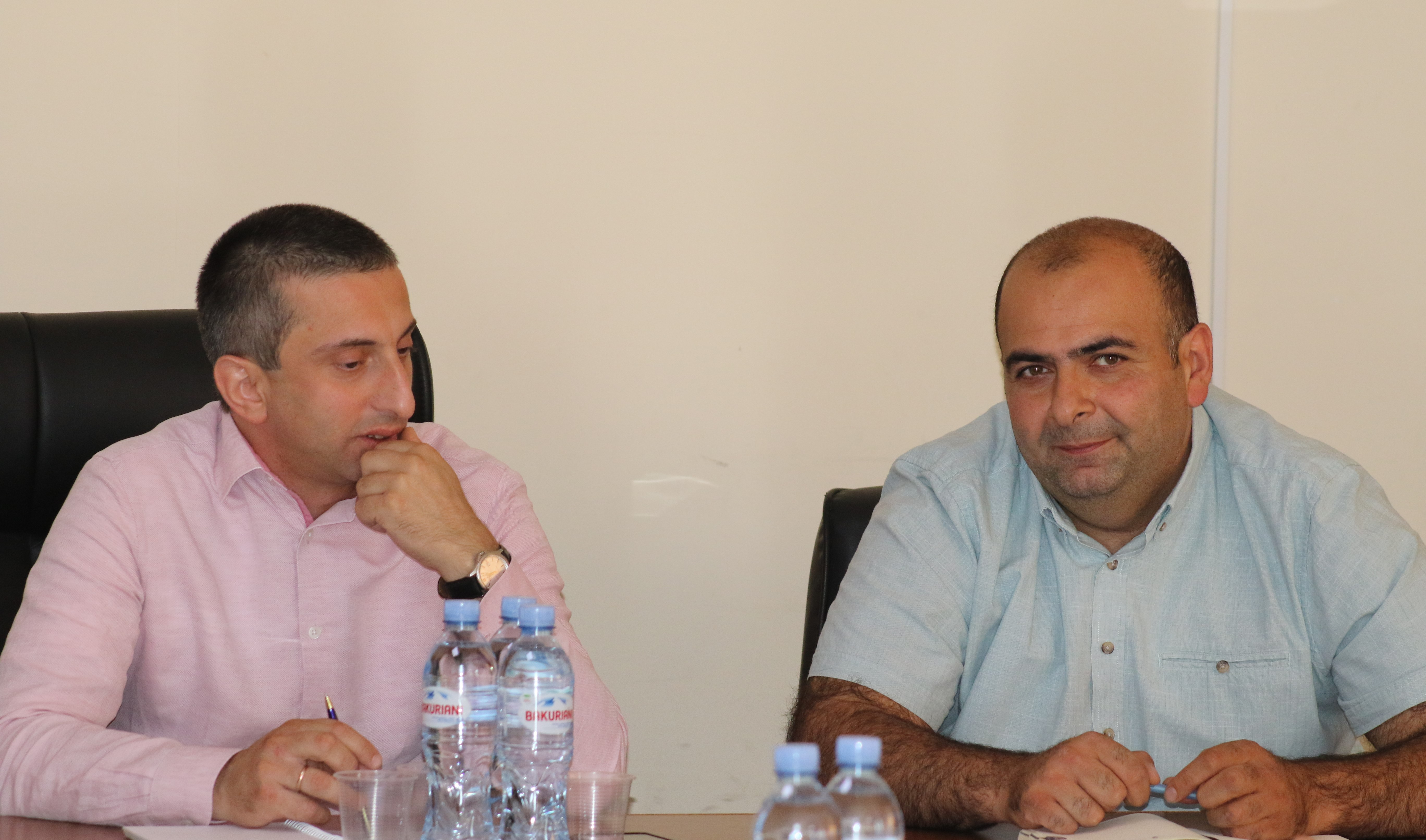 მერიისა და საკრებულოს თანამშრომლებთან სამუშაო შეხვედრა გაიმართა