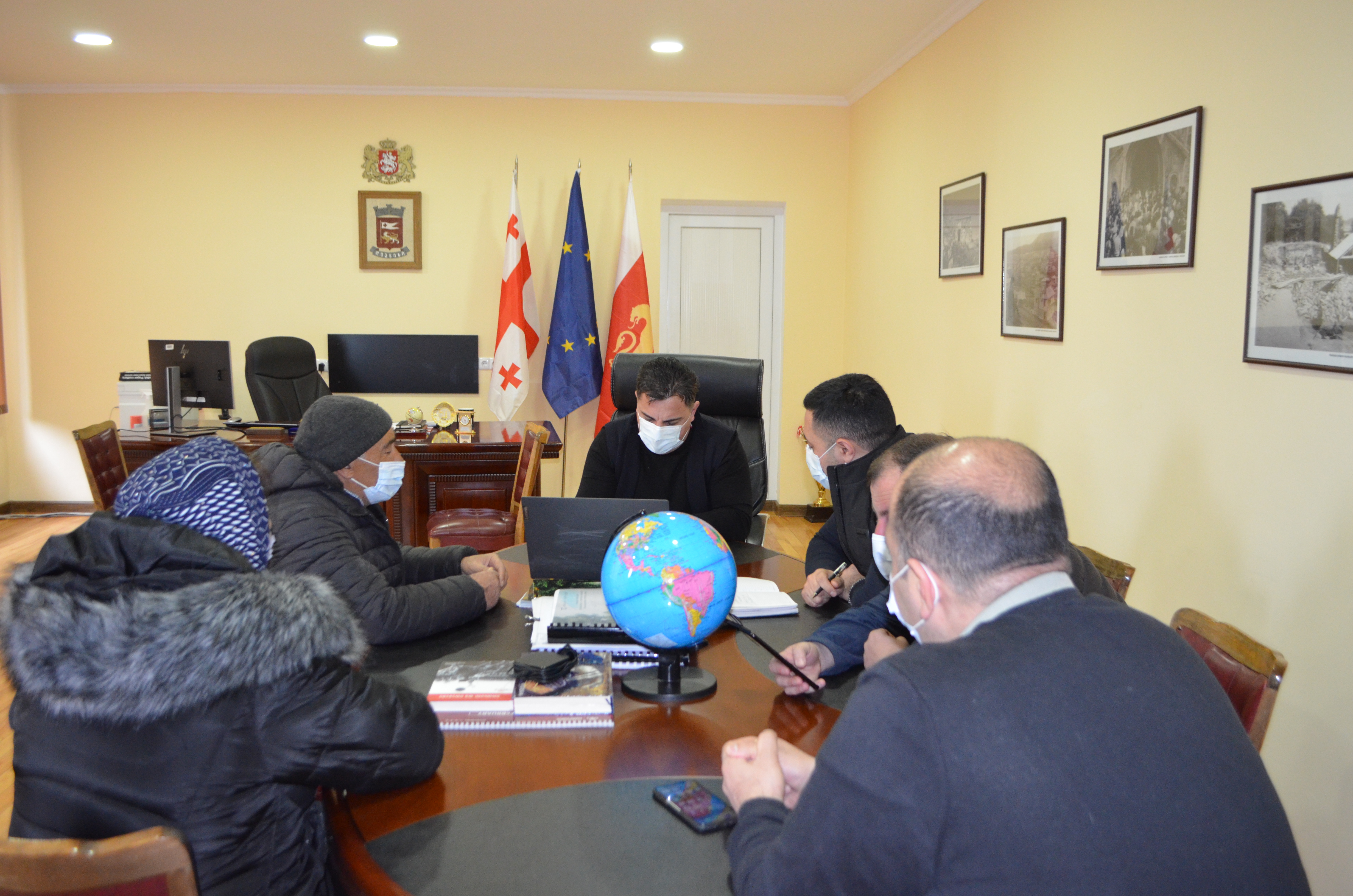 Dmanisi Bələdiyyəsinin meri Koba Muradaşvili vətəndaşlarla görüşlərini davam etdirir