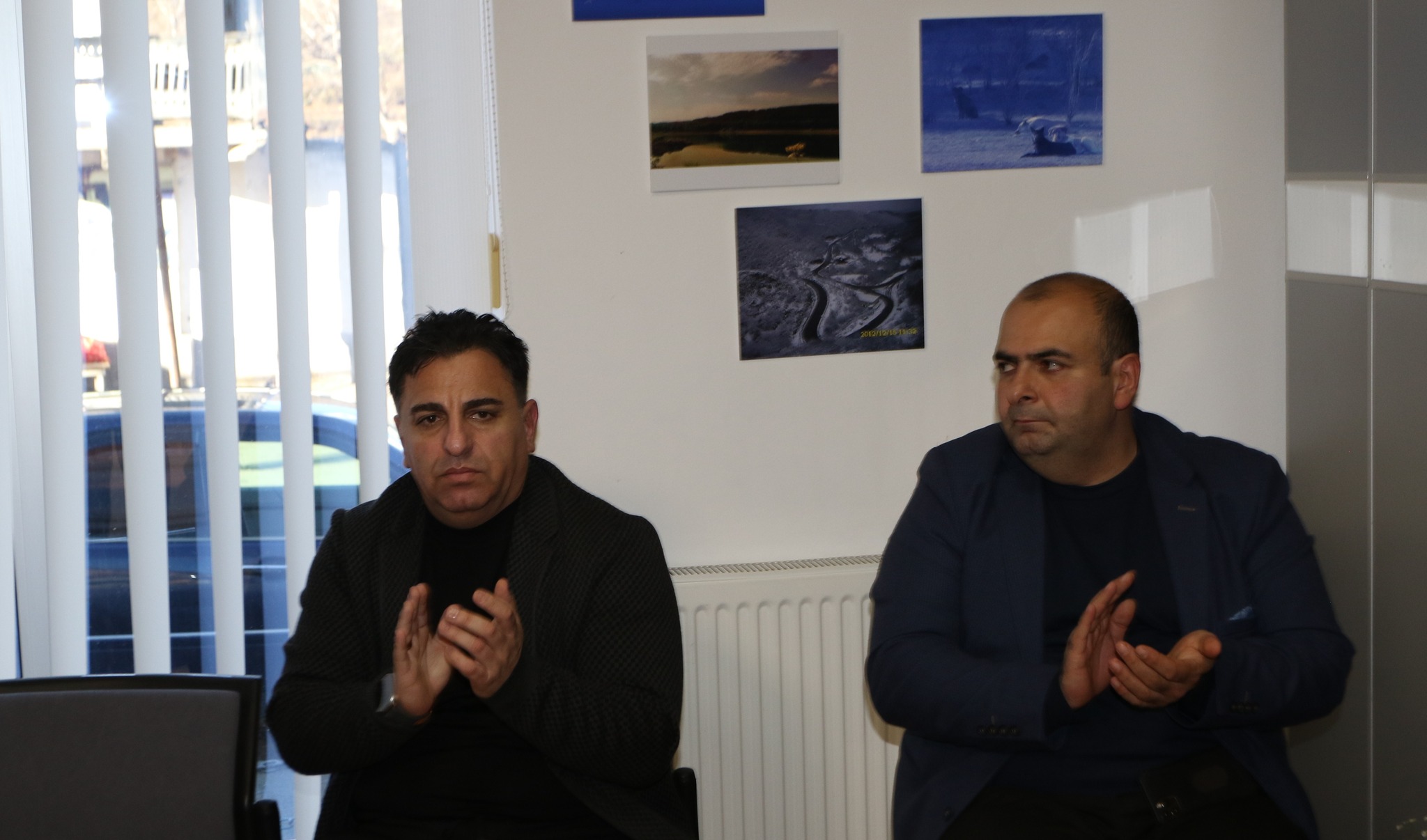 Dmanisi Bələdiyyəsinin meri Koba Muradaşvili və Sakrebulonun sədri Paata Kuliaşvili Nino Çelidzenin ədəbi gecə adlı görüşündə iştirak edərək Dmanisidən olan yazıçının eskizlərini dinləyiblər.