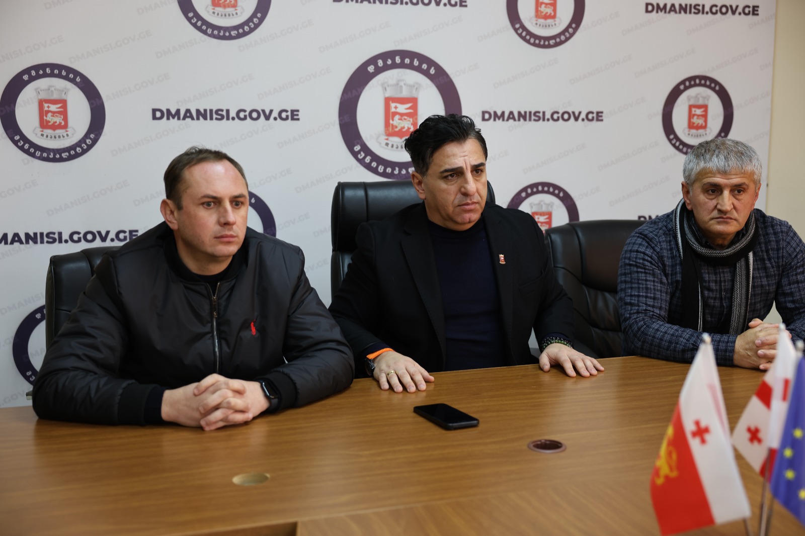 დმანისის მუნიციპალიტეტის მერი კობა მურადაშვილი მოქალაქეებს შეხვდა.