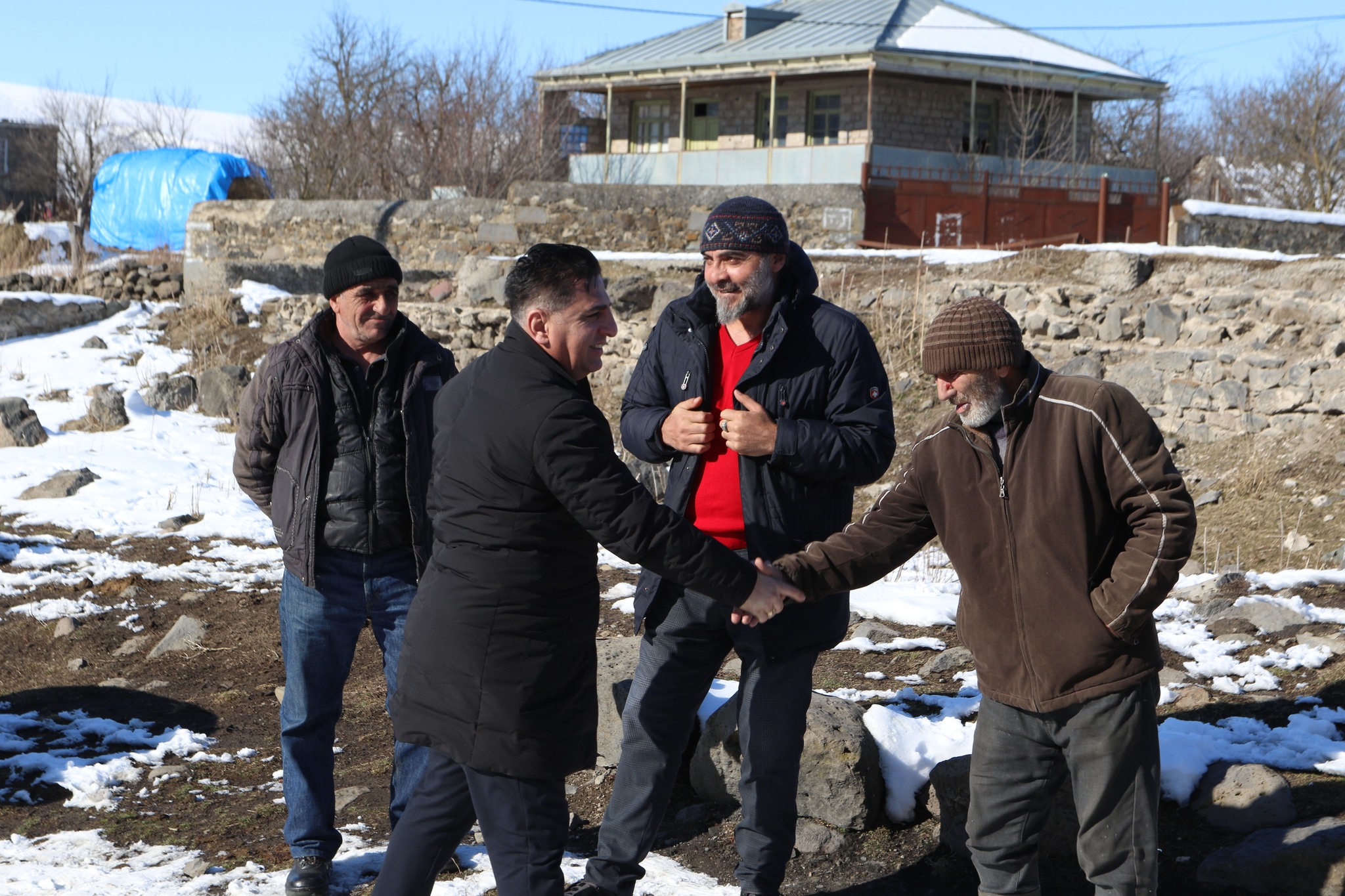 Dmanisi bələdiyyəsinin inzibati ərazi vahidlərində kəndə dəstək proqramı çərçivəsində maliyyələşdiriləcək layihələrin seçilməsi məqsədilə qəsəbənin ümumi yığıncaqlarına start verilib.