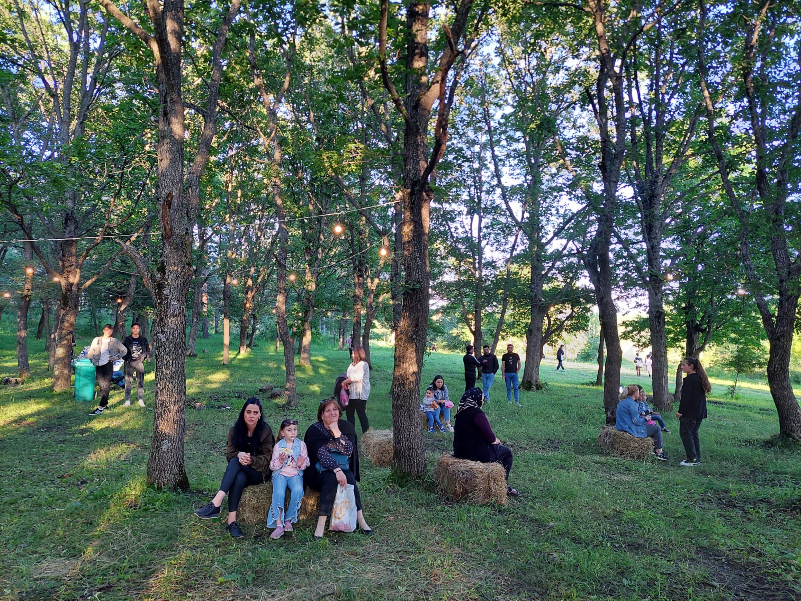 Dmanisi Bələdiyyəsinin meriyasının dəstəyi ilə Pantiani gölünün yaxınlığında "Art-Gen 2023" festivalı keçirildi. Festivalda Dmanisi bələdiyyəsinin meri Koba Muradaşvili müavinləri və şuranın sədri ilə birlikdə iştirak edib.