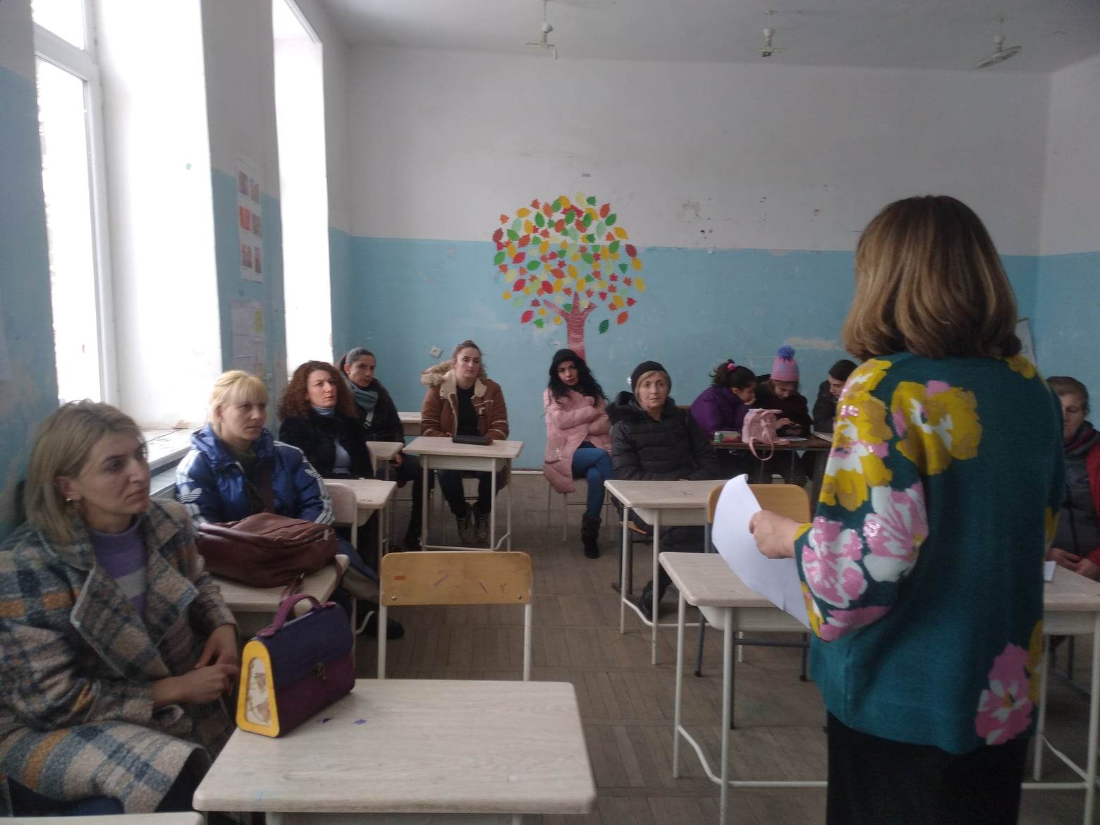 Dmanisi Bələdiyyəsi meriyasının dəstəyi ilə Dmanisi şəhər 1 nömrəli dövlət məktəbinin müəllimləri, şagirdləri və valideynləri ilə iş güzar görüş keçirilib.