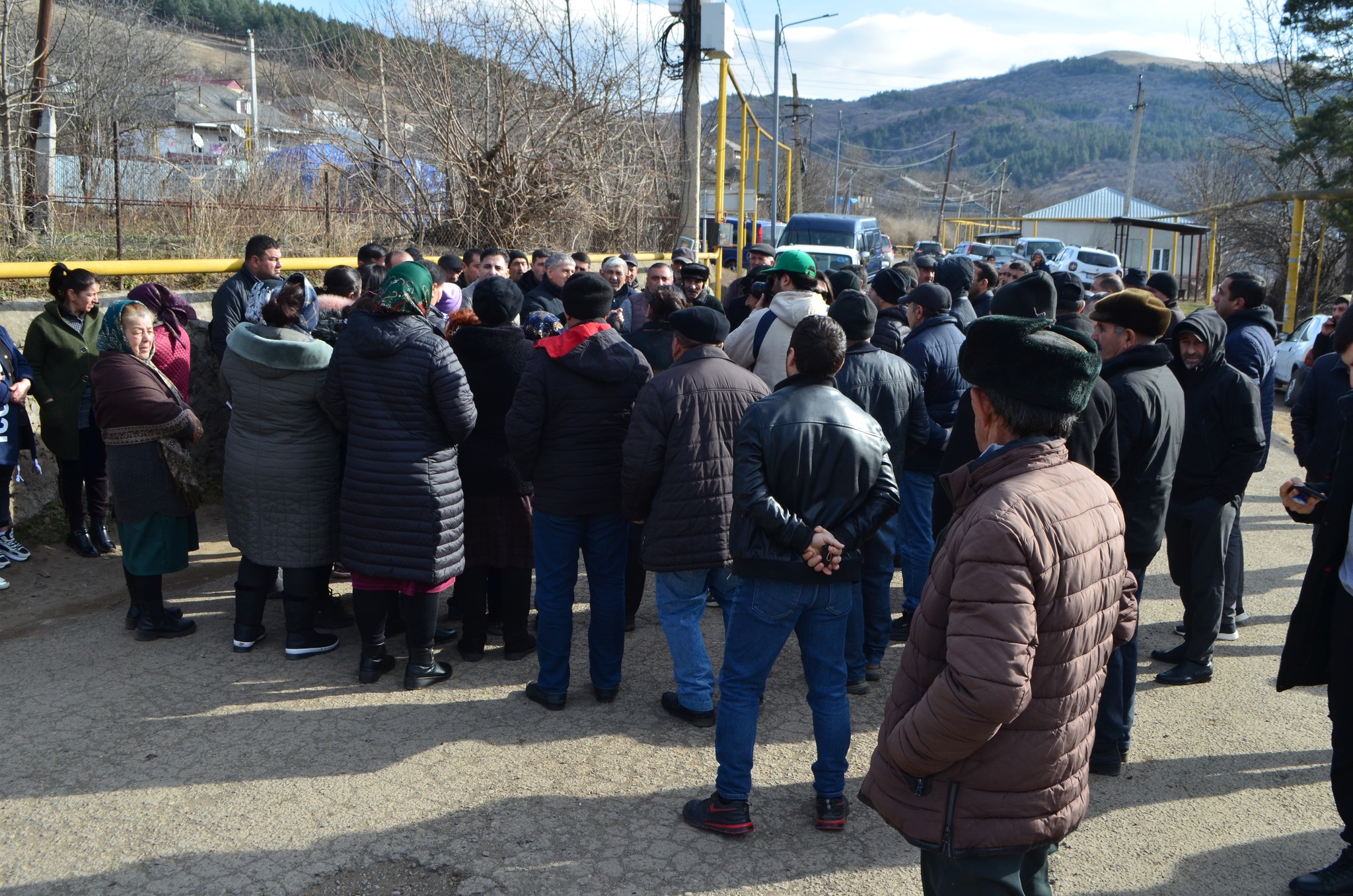 “Kəndlərə Dəstək Proqramı” çərçivəsində bu gün Bəzəkli, Hamamlı, Məmişlli, Səfərli, Əngiravan, Tğispiri və Yırğançay əhalisi ilə görüşlər keçirilib.